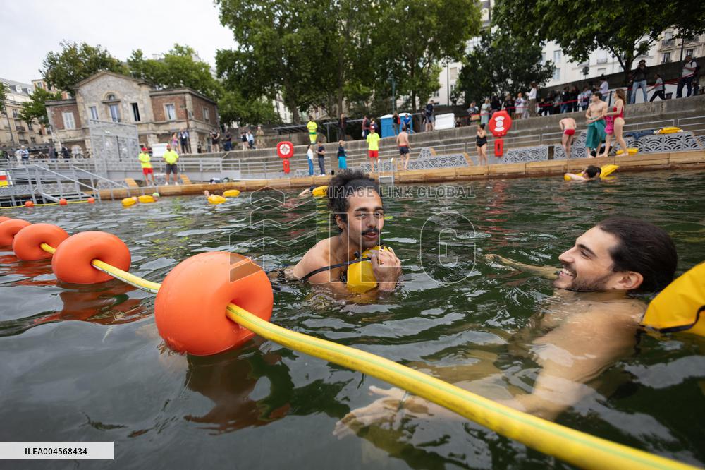 Opening day of the Pont Marie Seine bathing site - Paris RL