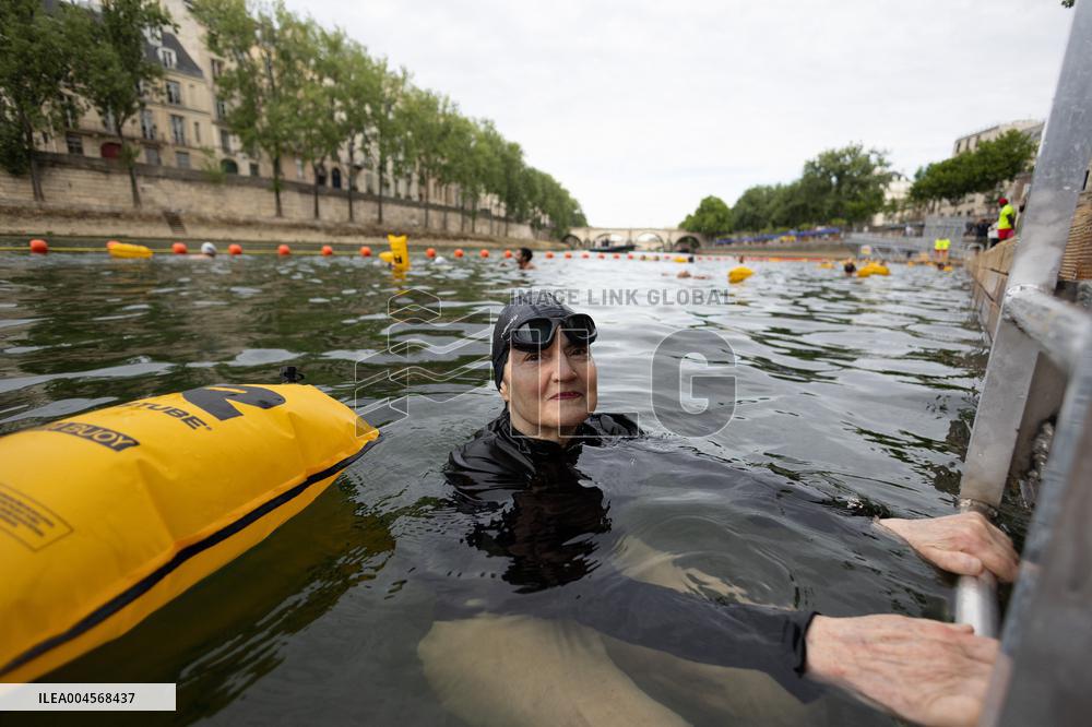 Opening day of the Pont Marie Seine bathing site - Paris RL