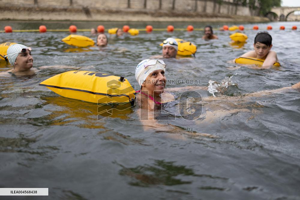 Opening day of the Pont Marie Seine bathing site - Paris RL