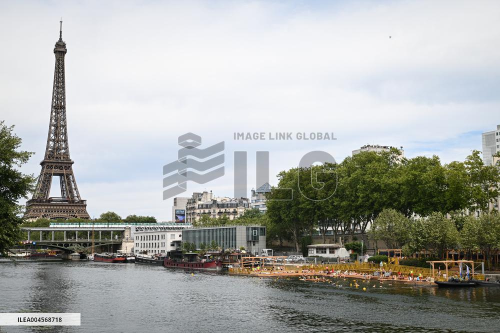 Swimming spot near the Eiffel Tower in Paris FA