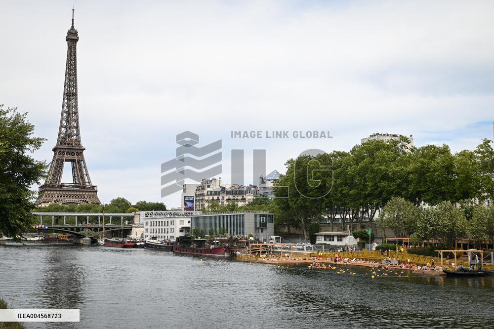 Swimming spot near the Eiffel Tower in Paris FA