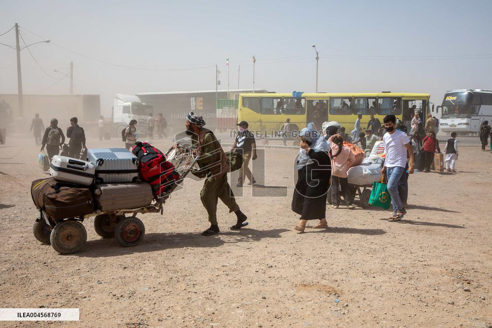 Expulsion of Afghans from Iran - Herat