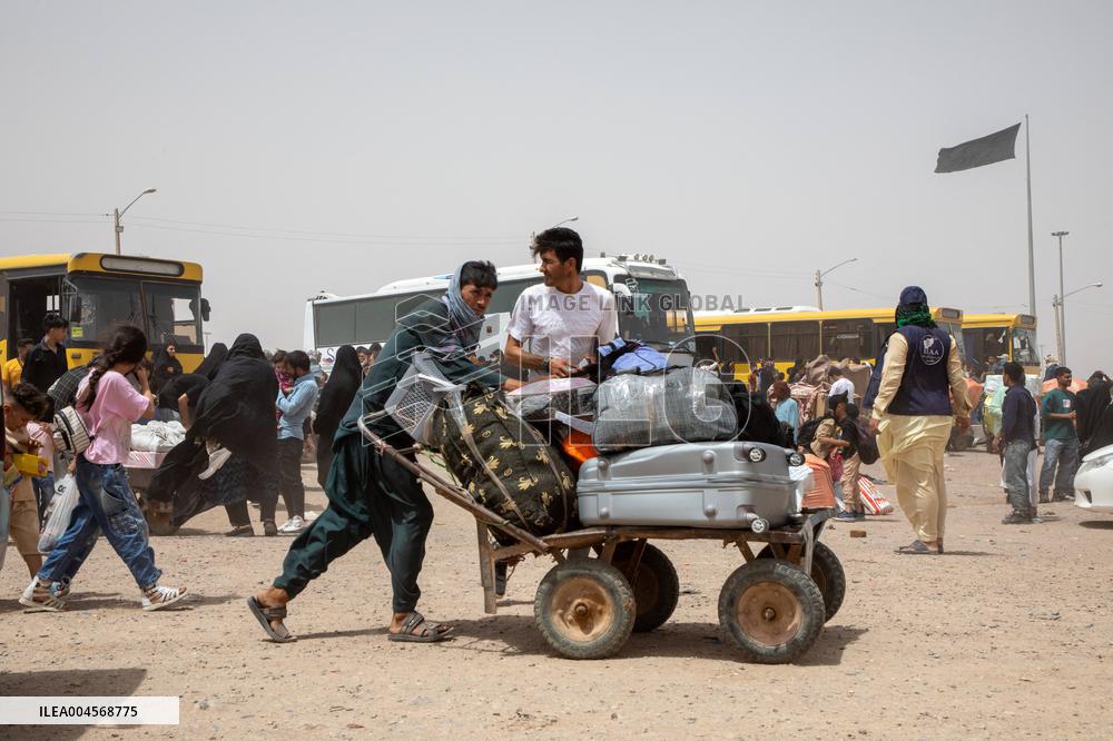 Expulsion of Afghans from Iran - Herat