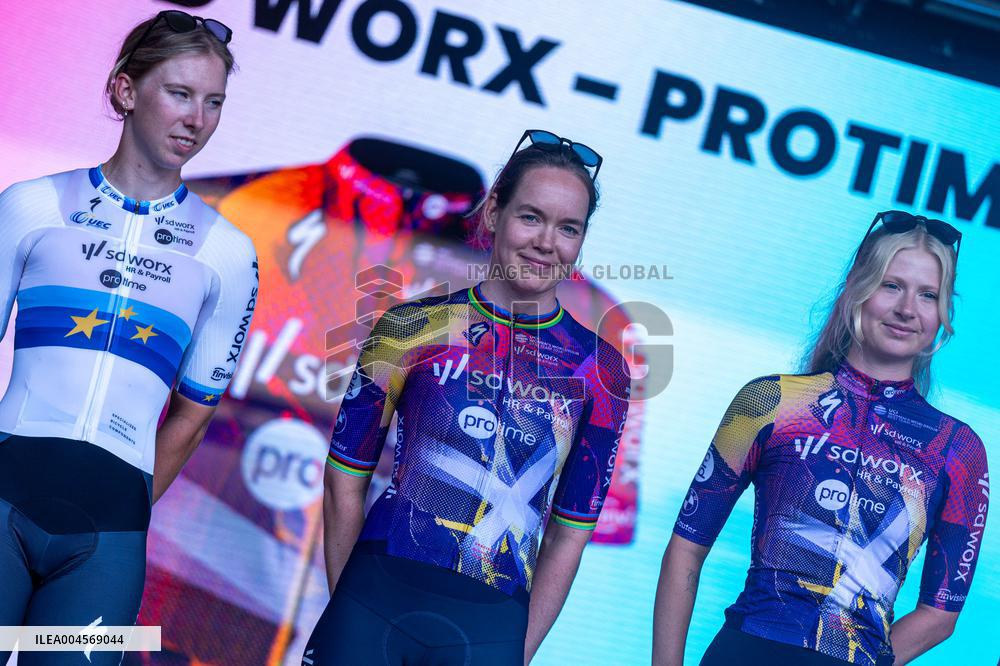 CICLISMO - Giro d'Italia - Giro d'Italia Women - Team Presentation