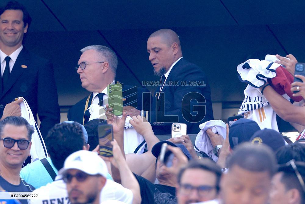 Celebrities at The Real Madrid VS Dortmnund - FIFA Club World Cup - New Jersey