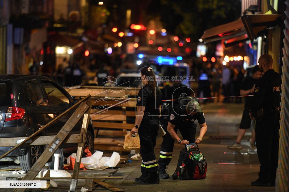 Motorist Drives Her Car By Accident  Into A Terrace - Paris