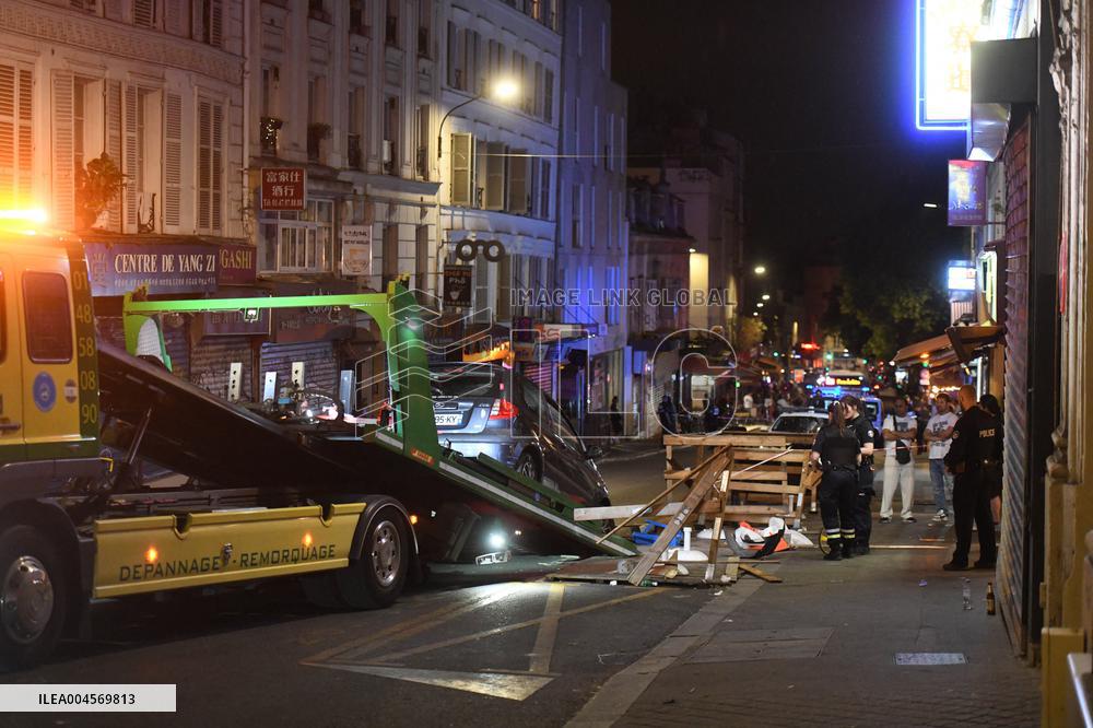 Motorist Drives Her Car By Accident  Into A Terrace - Paris