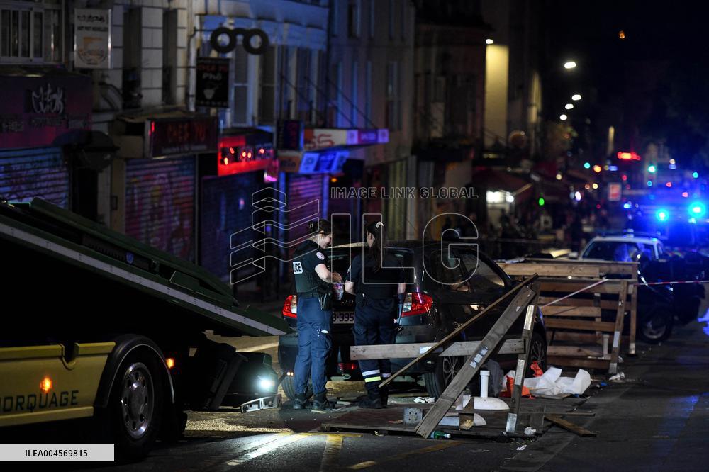 Motorist Drives Her Car By Accident  Into A Terrace - Paris