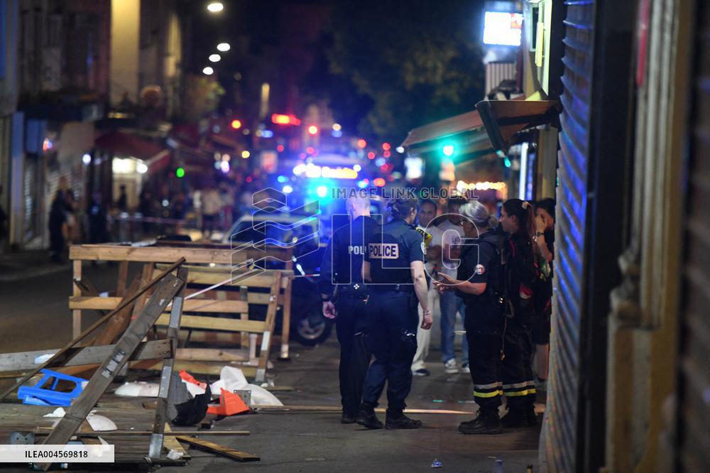 Motorist Drives Her Car By Accident  Into A Terrace - Paris