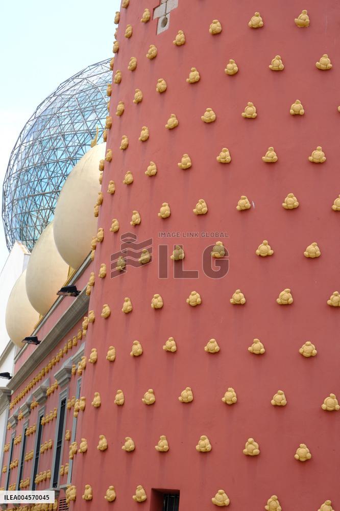 Dali Theatre and Museum Illustrations - Spain