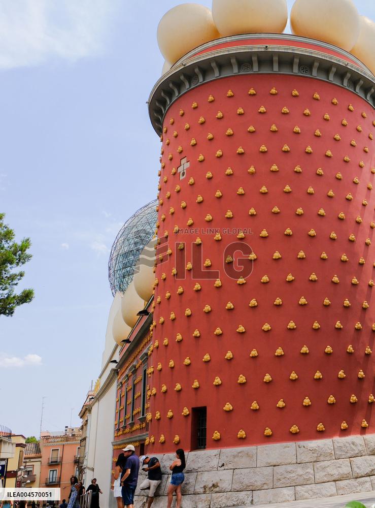 Dali Theatre and Museum Illustrations - Spain