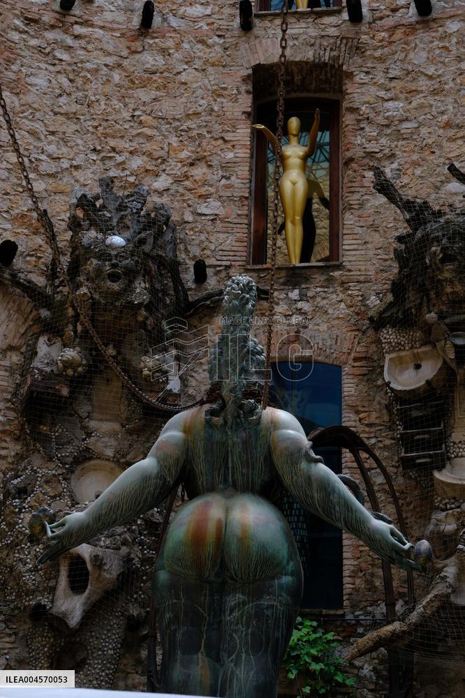 Dali Theatre and Museum Illustrations - Spain