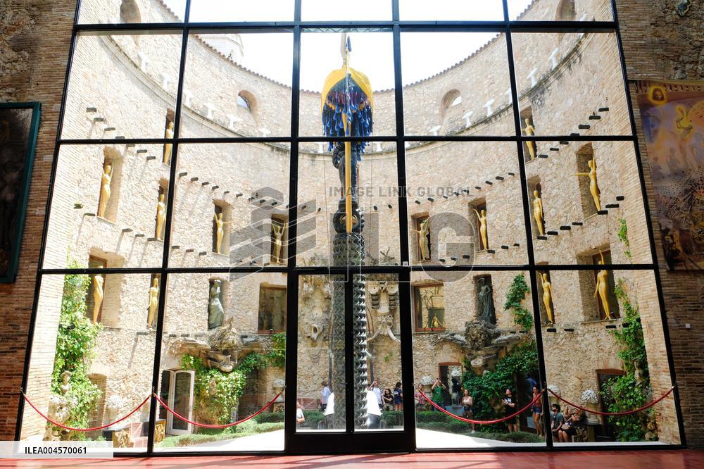 Dali Theatre and Museum Illustrations - Spain