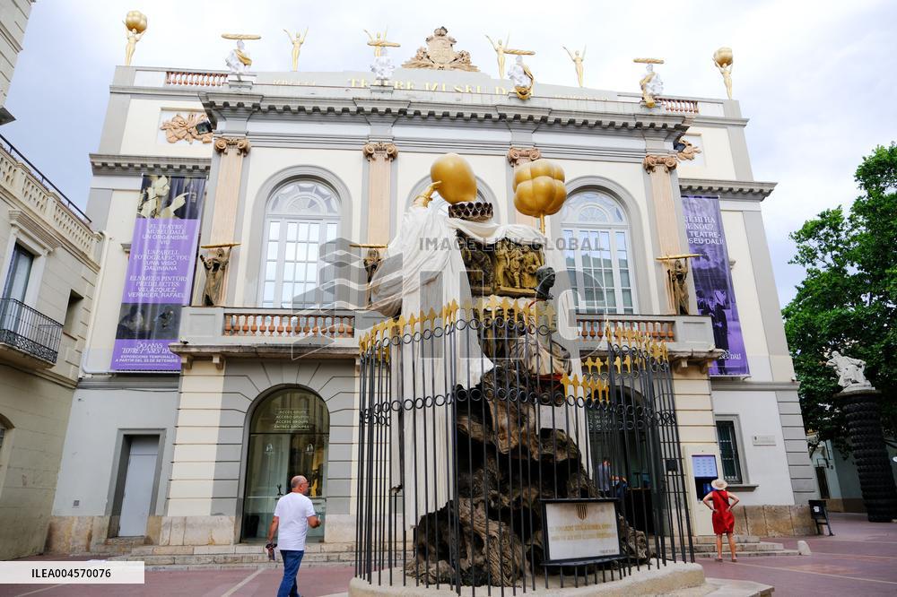 Dali Theatre and Museum Illustrations - Spain