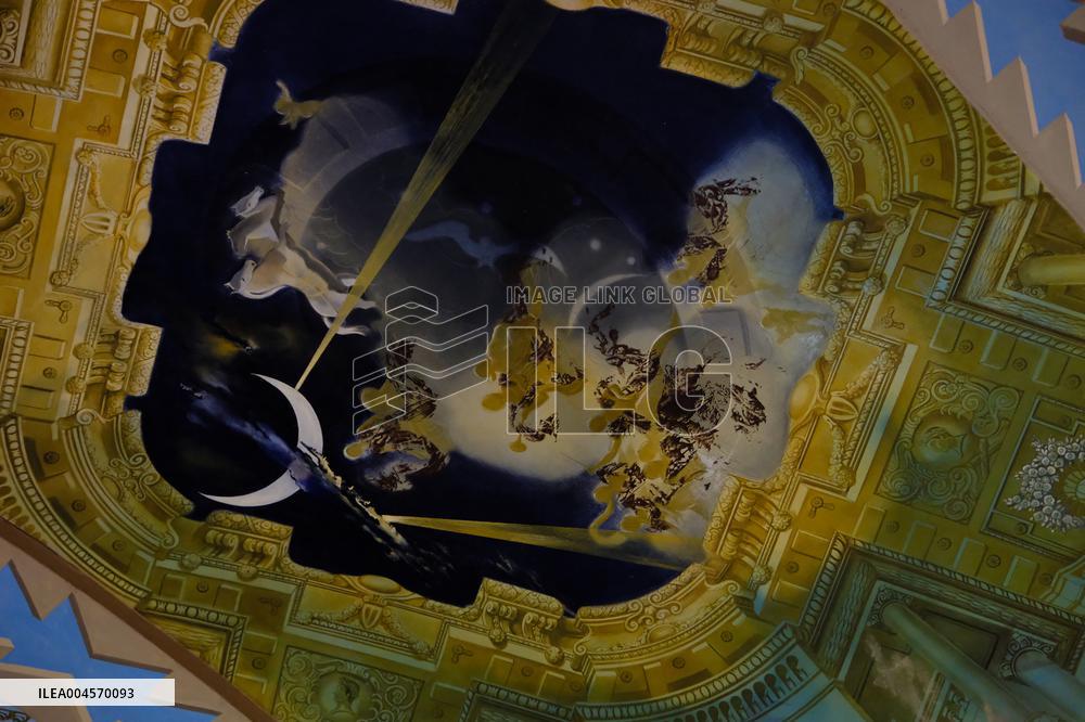 Gala Dali Castle Illustrations - Spain