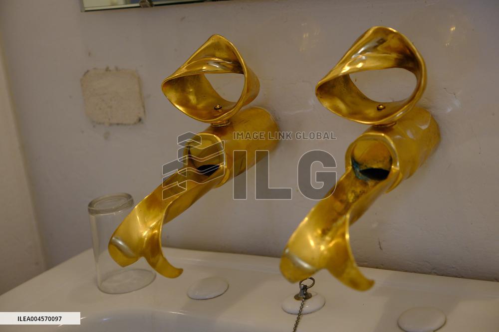 Gala Dali Castle Illustrations - Spain