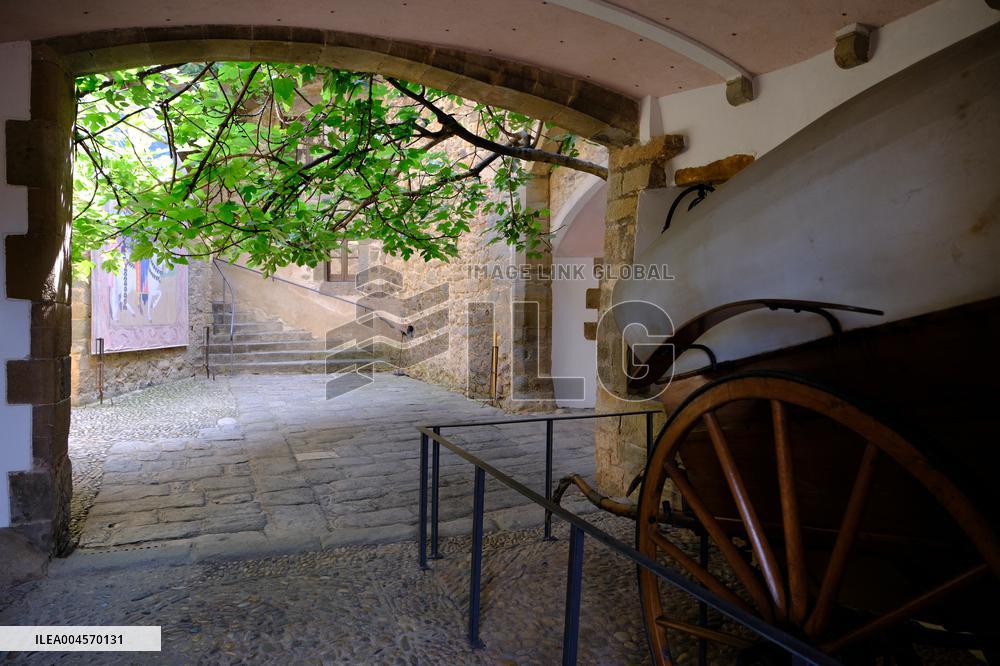 Gala Dali Castle Illustrations - Spain