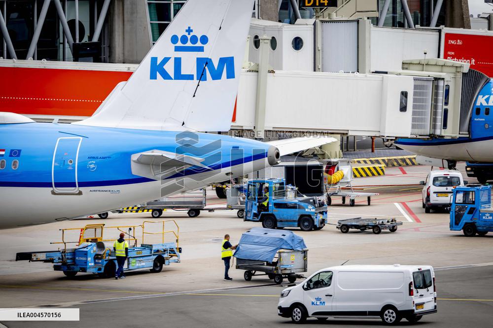 KLM Ground Staff Are Not Allowed To Strike - Netherlands