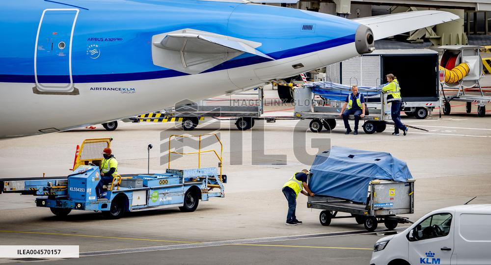 KLM Ground Staff Are Not Allowed To Strike - Netherlands