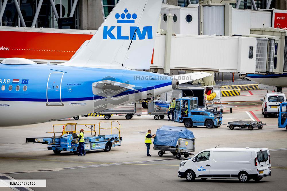 KLM Ground Staff Are Not Allowed To Strike - Netherlands