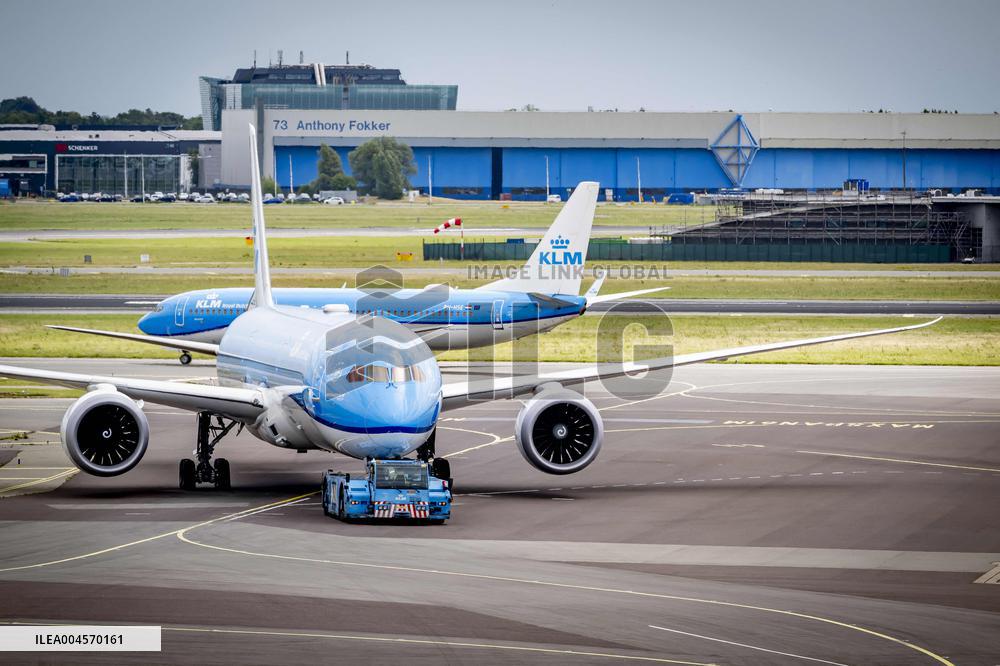 KLM Ground Staff Are Not Allowed To Strike - Netherlands