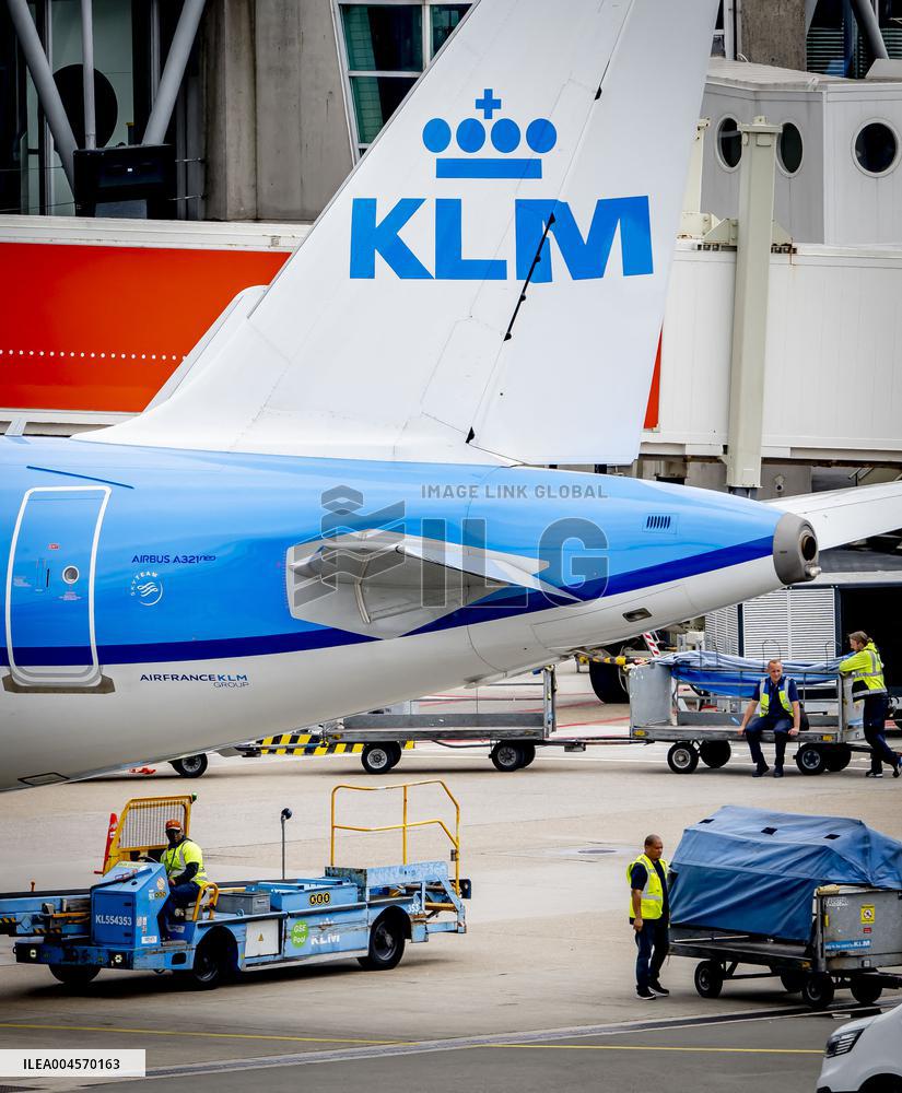 KLM Ground Staff Are Not Allowed To Strike - Netherlands