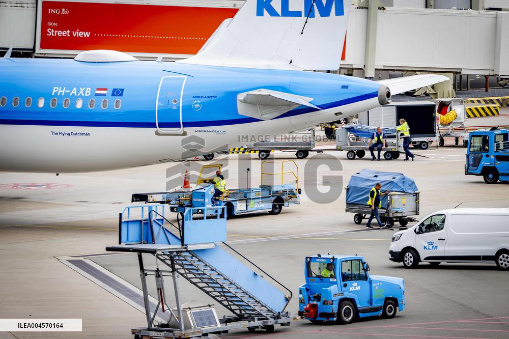 KLM Ground Staff Are Not Allowed To Strike - Netherlands