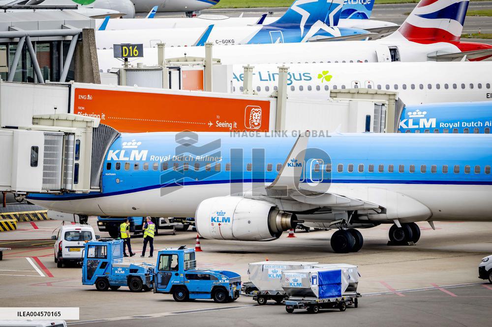 KLM Ground Staff Are Not Allowed To Strike - Netherlands