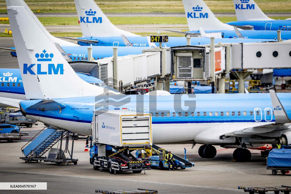 KLM Ground Staff Are Not Allowed To Strike - Netherlands