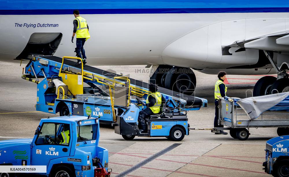 KLM Ground Staff Are Not Allowed To Strike - Netherlands