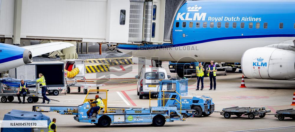 KLM Ground Staff Are Not Allowed To Strike - Netherlands