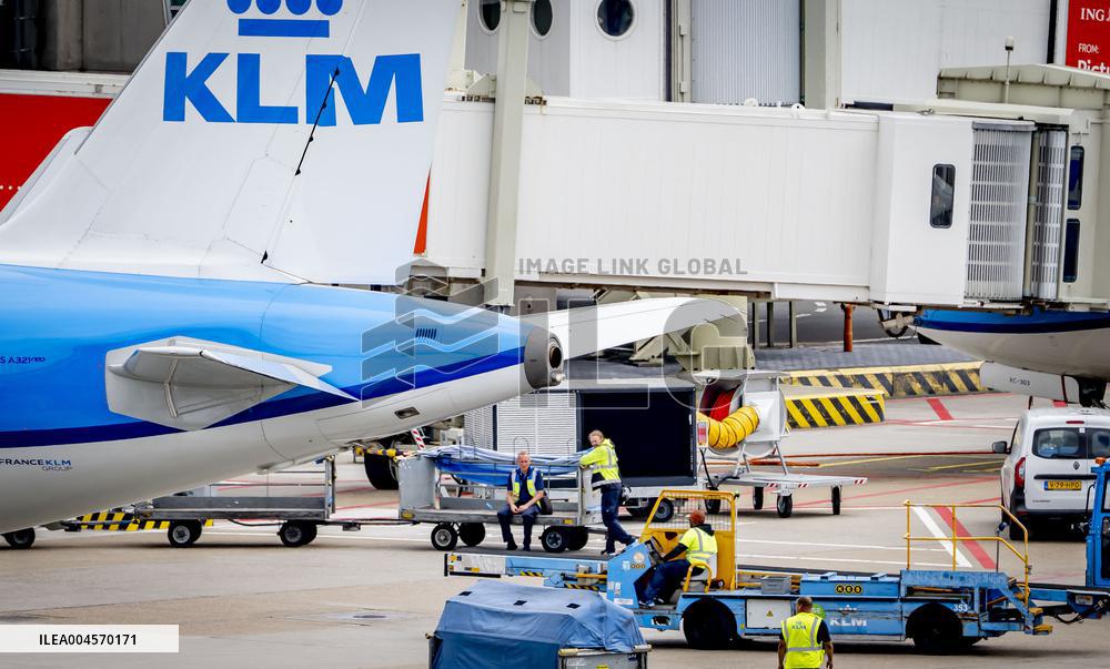 KLM Ground Staff Are Not Allowed To Strike - Netherlands
