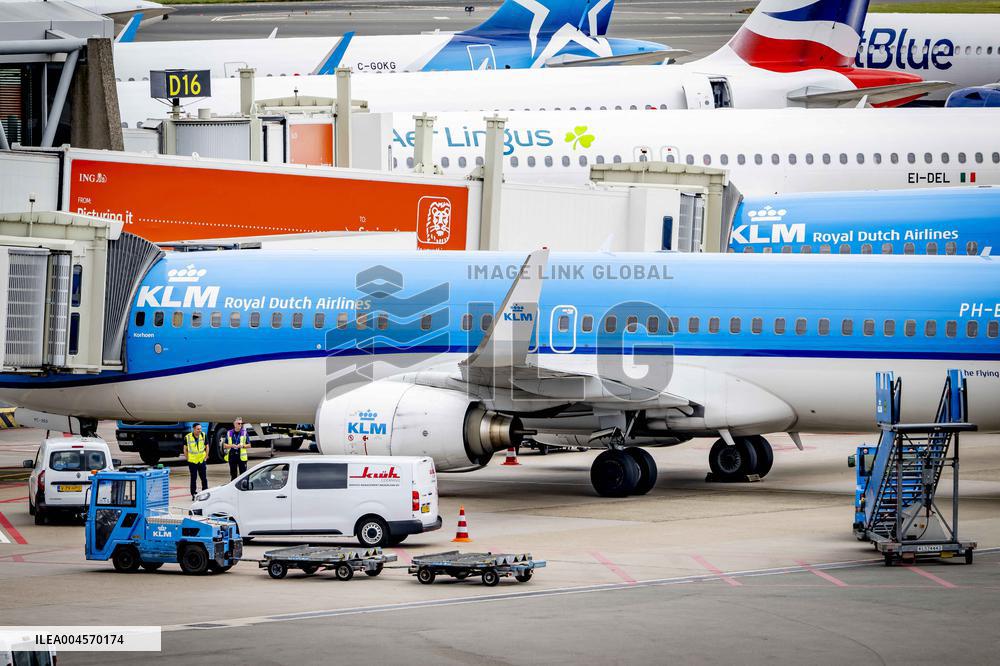 KLM Ground Staff Are Not Allowed To Strike - Netherlands