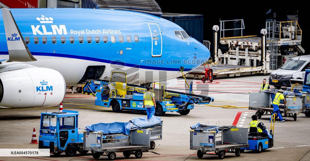 KLM Ground Staff Are Not Allowed To Strike - Netherlands