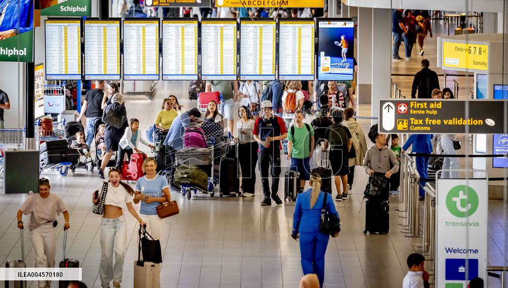 Illustration - Summer Holidays Airport Departures