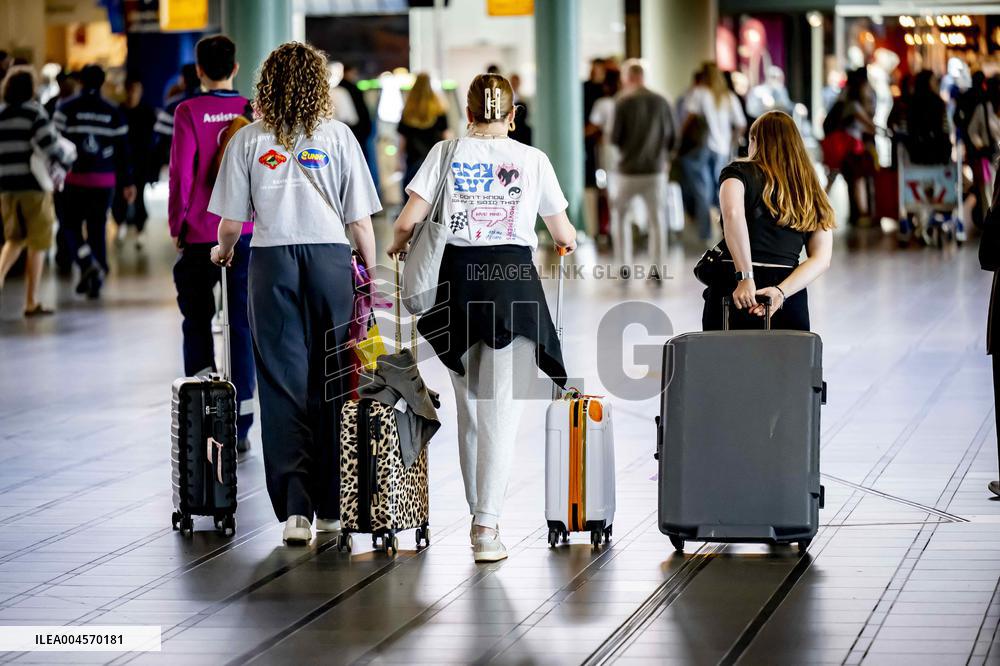 Illustration - Summer Holidays Airport Departures