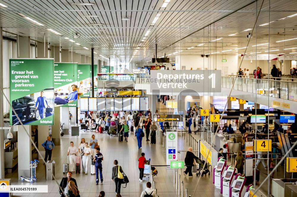 Illustration - Summer Holidays Airport Departures