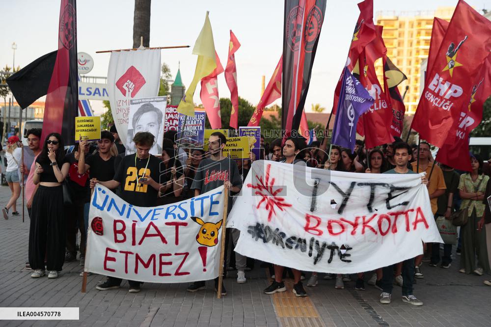Anti Gouvernement Protest in Izmir -Turkey