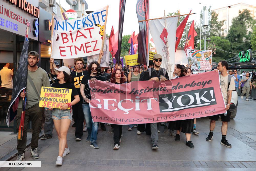 Anti Gouvernement Protest in Izmir -Turkey