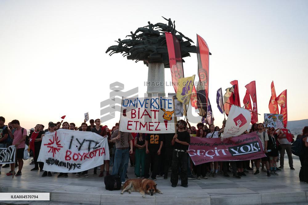 Anti Gouvernement Protest in Izmir -Turkey