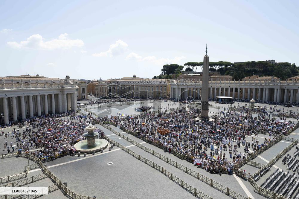 Pope Leo XIV Gives Angelus Prayer - Vatican