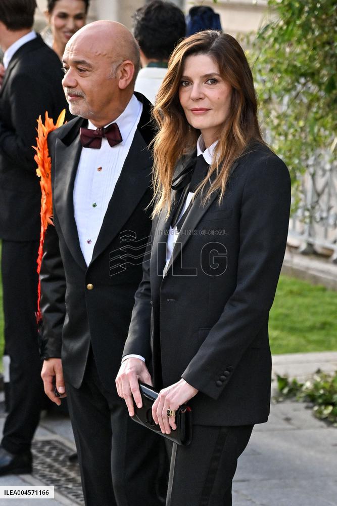 PFW Bal D Ete Outside Arrivals