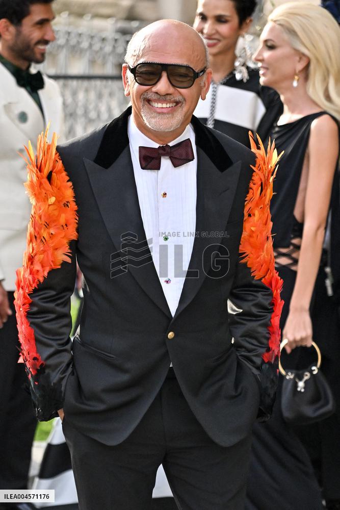 PFW Bal D Ete Outside Arrivals