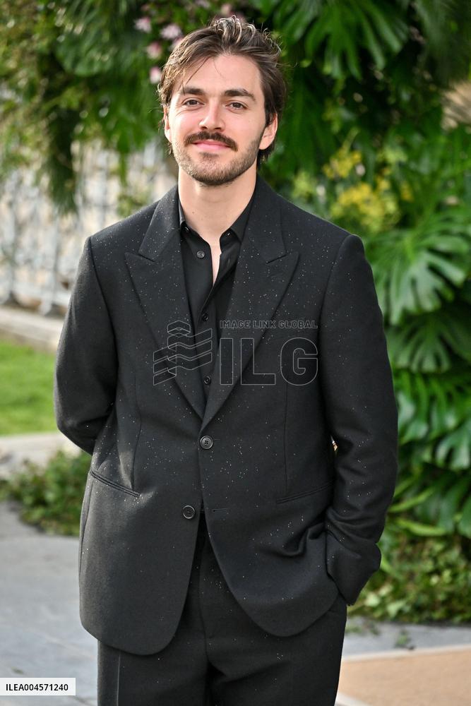 PFW Bal D Ete Outside Arrivals