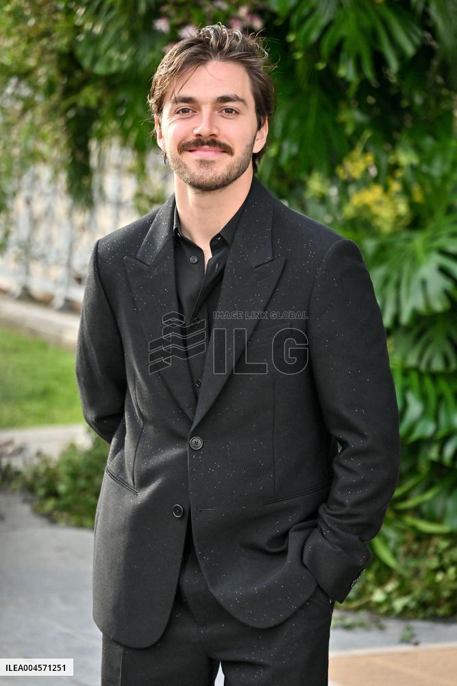 PFW Bal D Ete Outside Arrivals