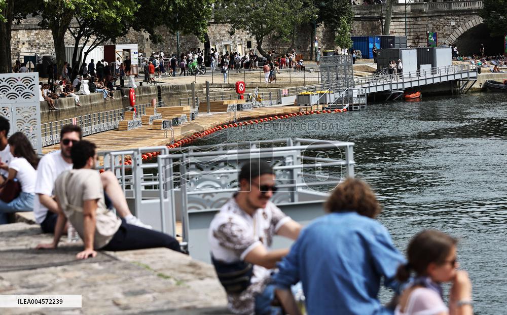 Paris Summer Leisure - France