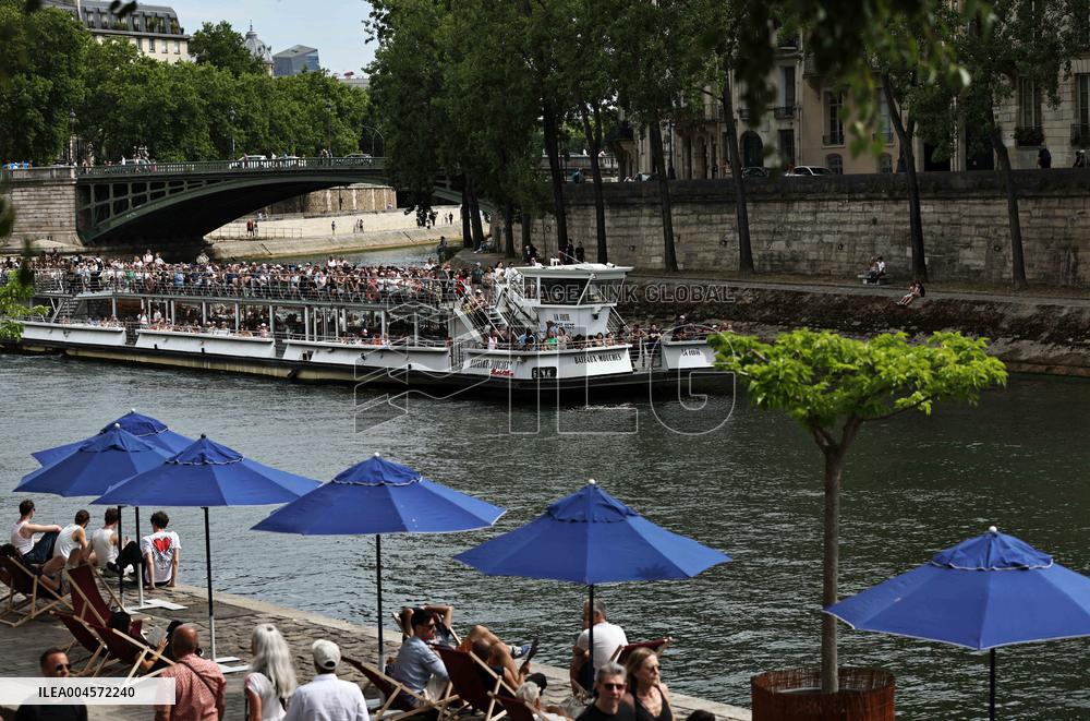 Paris Summer Leisure - France