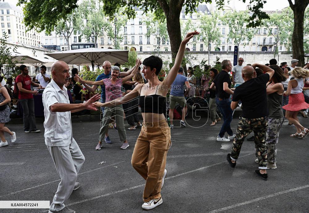 Paris Summer Leisure - France