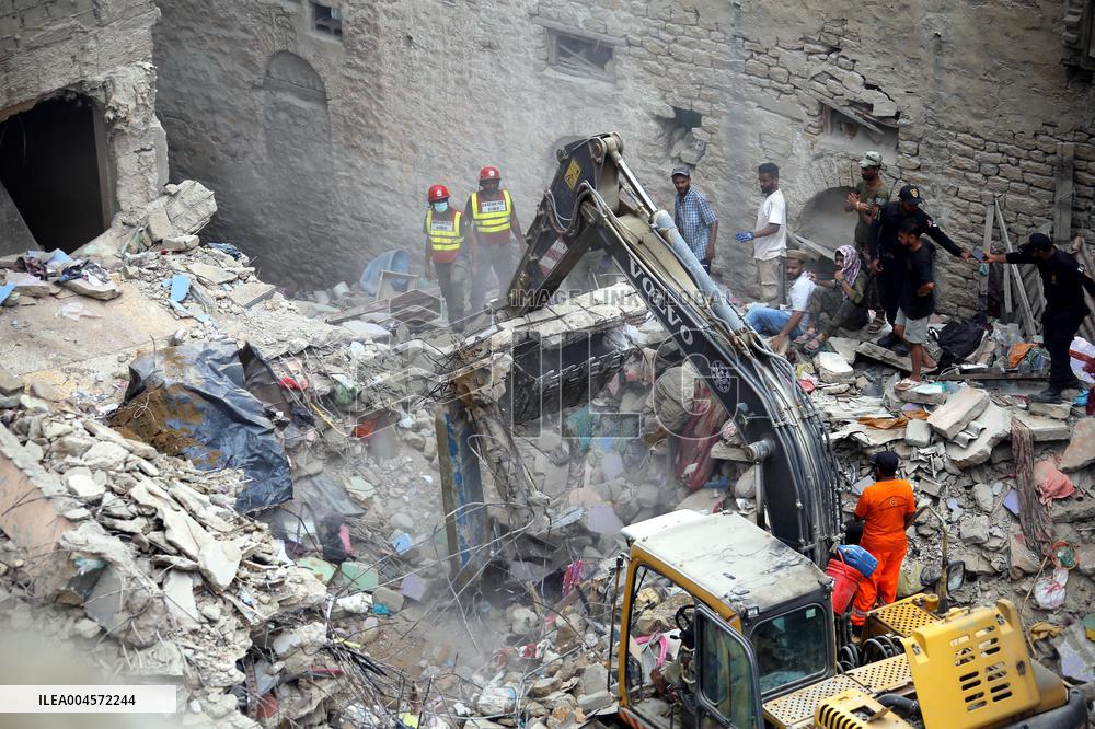 Residential Building Collapse In Karachi - Pakistan