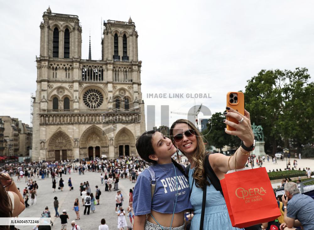 Paris Summer Leisure - France